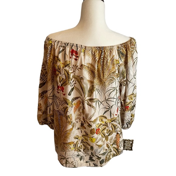 H&M Tropical Design Blouse in an airy cotton weave. Fits Large - Picture 2 of 7